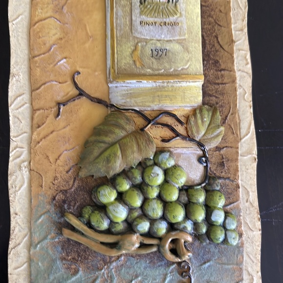 Beautiful Italian style wine wall decor - Picture 6 of 11